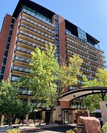 Building Photo - 1 bedroom - Downtown Citywalk Unit 602