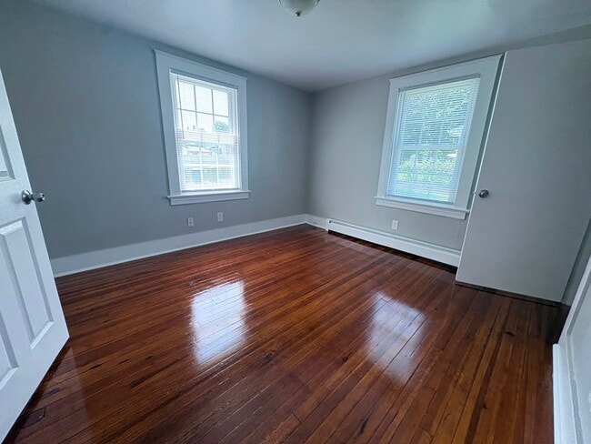 Photo - 18 Maple St
