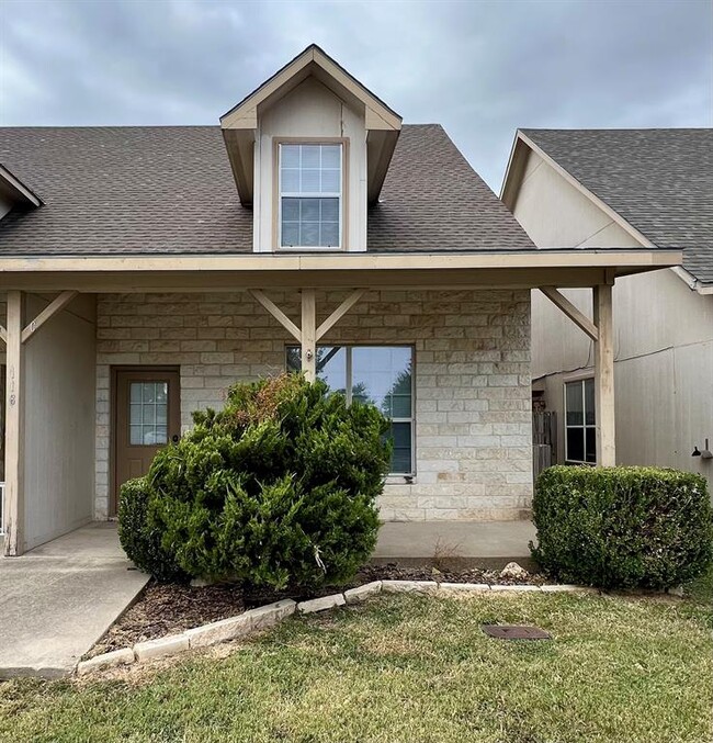 Photo - 118 Sandstone Dr Townhome