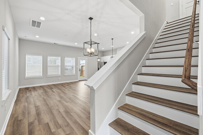 Photo - 413 Stonework Garden Ln