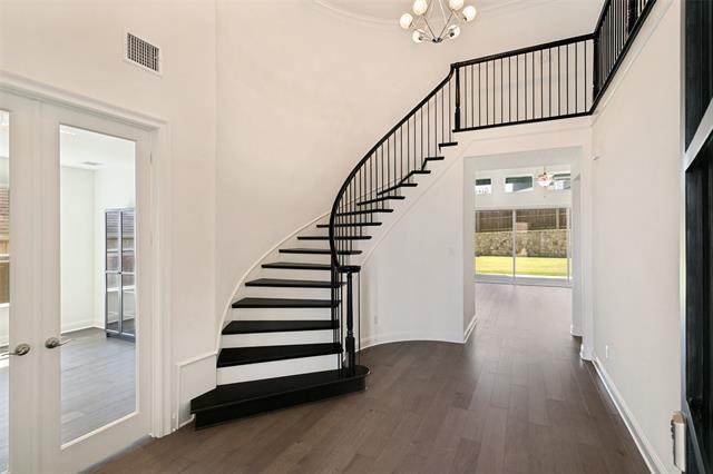 Photo - 1905 Barbette St