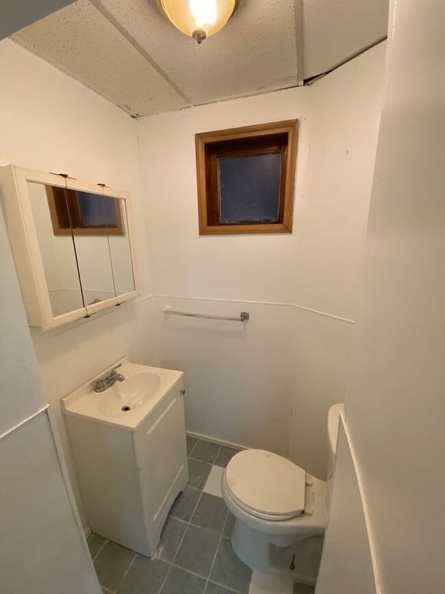 Photo - 80-82 Graham Avenue Unit 80