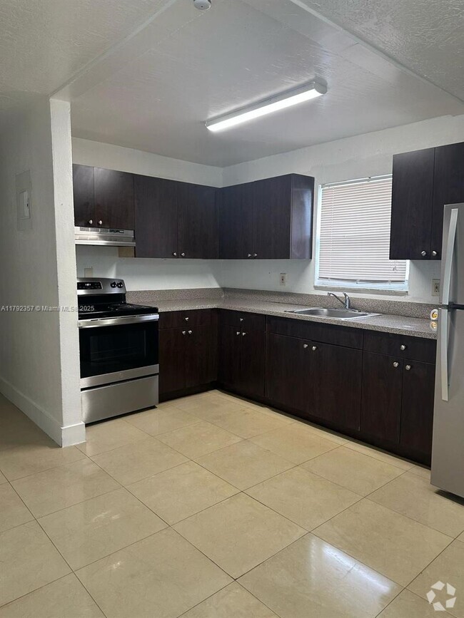 Building Photo - 2841 NW 13th Ct Unit 1 Rental