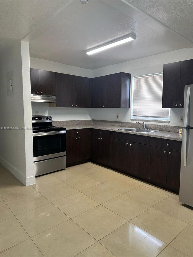 Photo - 2841 NW 13th Ct Apartment Unit 1