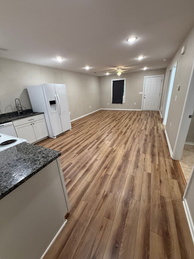 Photo - 408 W Market St Unit B