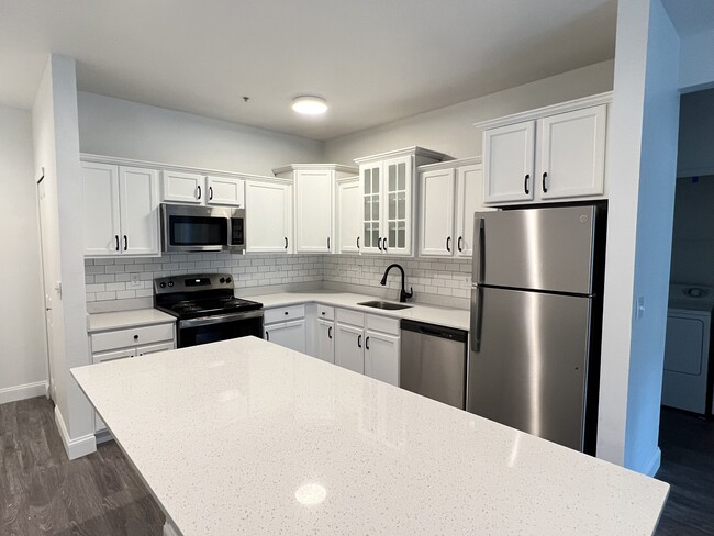 Victory en Burcham Place, cocina recientemente renovada. - Victory East Lansing Apartamentos