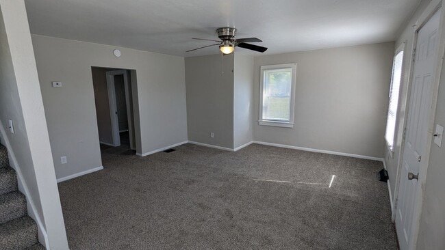 223 E Maple St