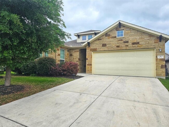 Building Photo - 637 Palmilla St