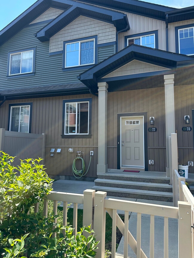 Building Photo - 3305 Orchards Link SW