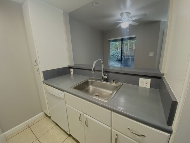 Photo - Parker Avenue Apartments