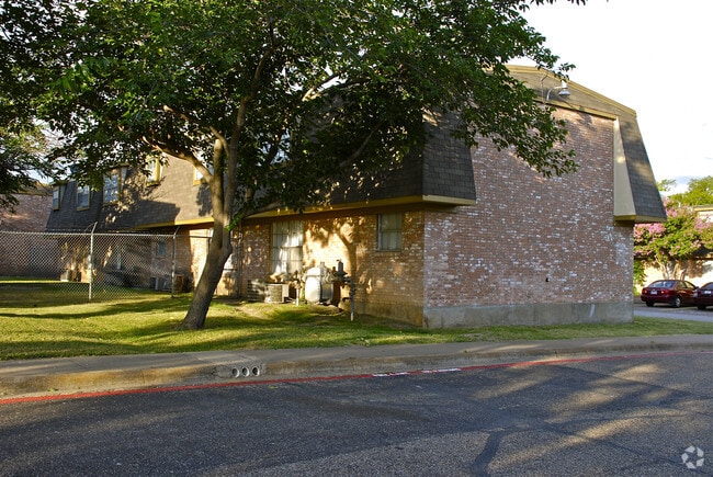 Remond Cliff Plaza - Remond Cliff Plaza