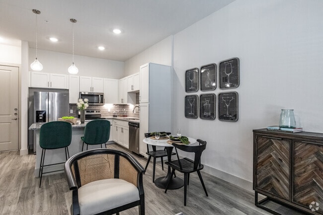 1 BR, 1 BA - 716 SF - Icon at Yorktown