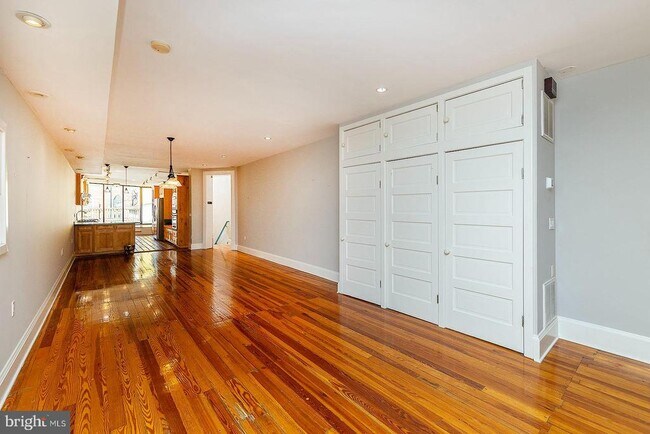 Photo - 7 N Loudoun St