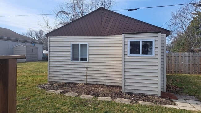 Building Photo - 2315 Martins Point Rd Unit Martin's Point Cottage