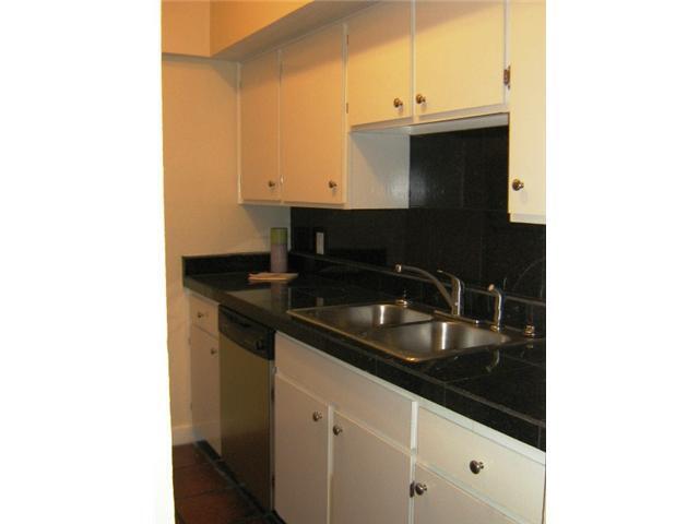 Photo - 1217 1/2 W 39th St Unidad 104