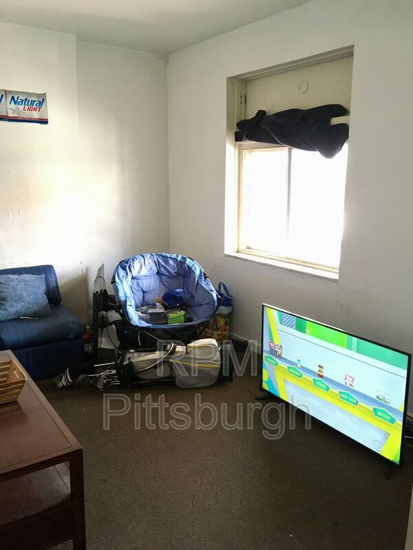 Photo - 355 Semple St
