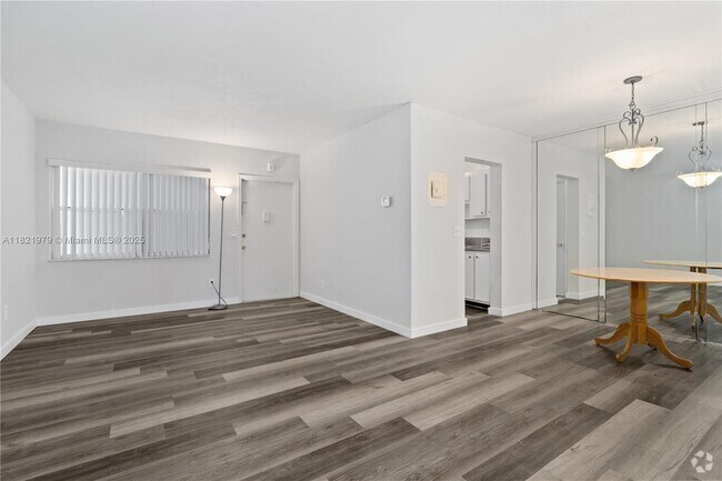 Building Photo - 1420 Atlantic Shores Blvd Unit 340 Rental