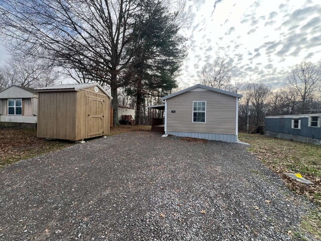 Photo - 1050 Ross Ln