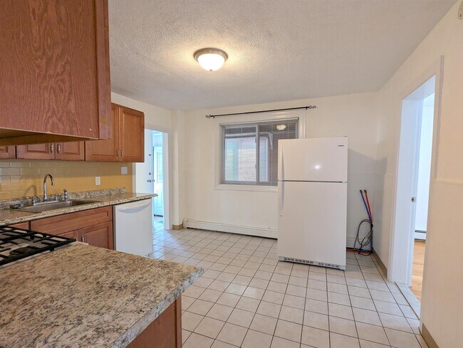 Photo - 322 Lowell St Unit 1