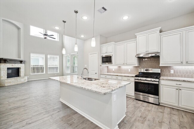 Photo - 1535 Giles Dr