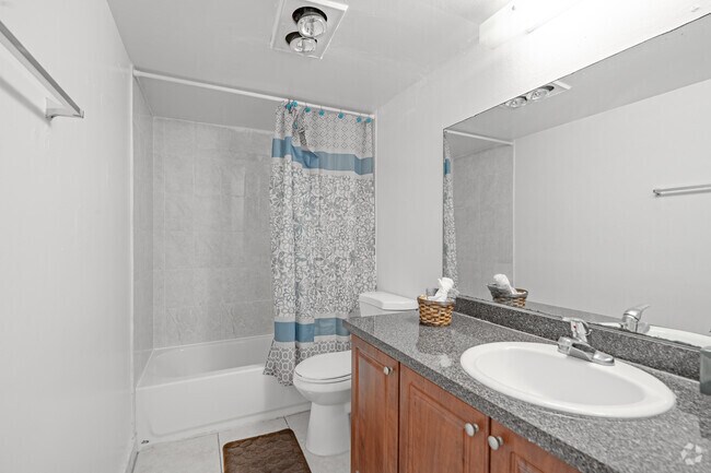 2BR, 1BA - 845SF