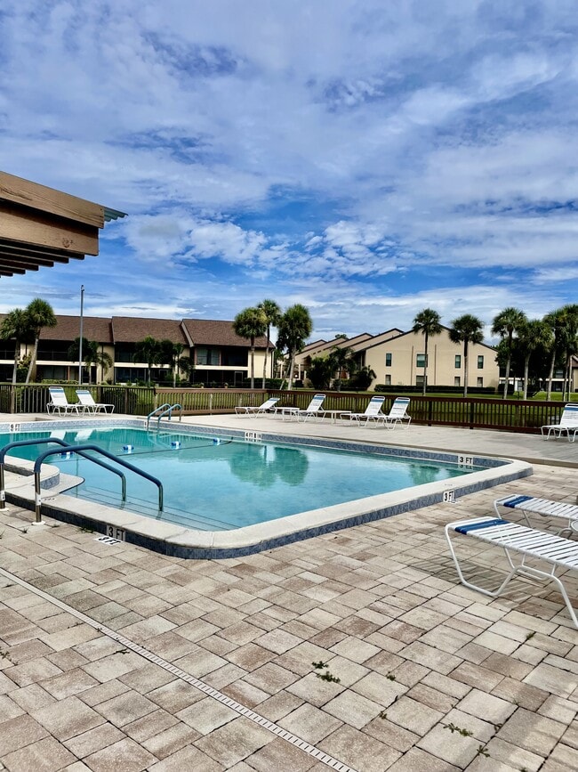 Photo - 15493 Admiralty Cir