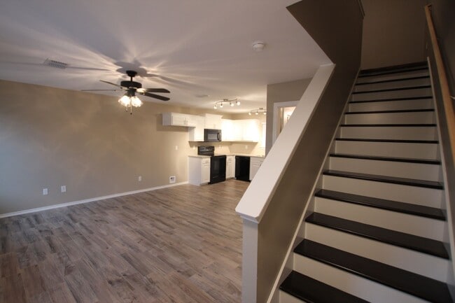 Photo - 1214 Brad Cir Unit B
