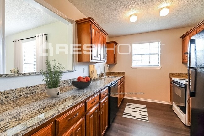 Photo - 209 Madre Cir