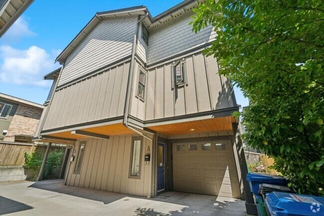 Building Photo - 2 bedroom in Seattle WA 98103 Rental