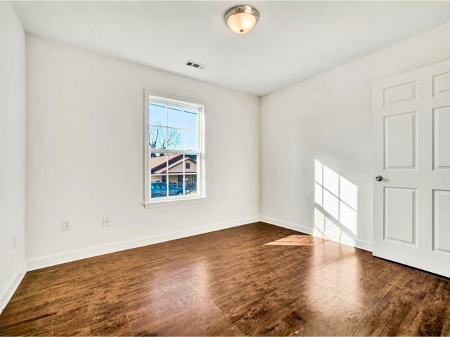 Photo - 305 S Calhoun St