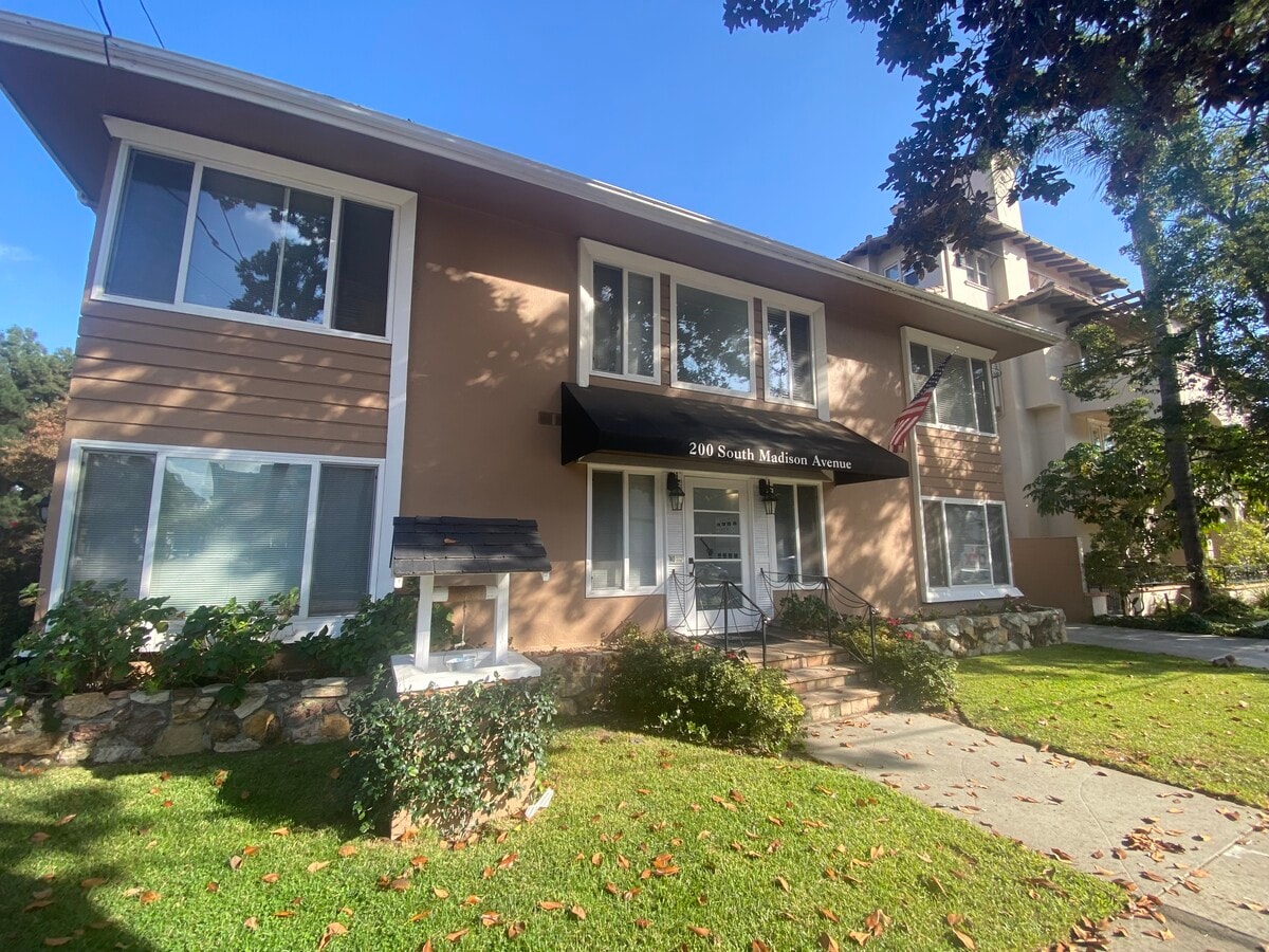 Front of Building (Corner Front unit available 8/1/25) - 200 S Madison Ave Apartments