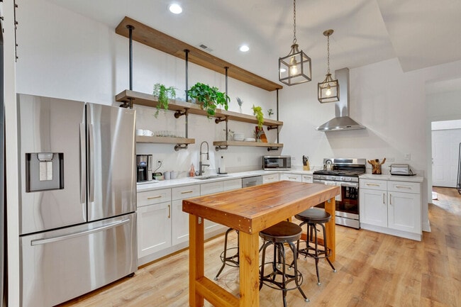 Photo - 3452 N Clark St Unit ID1255737P