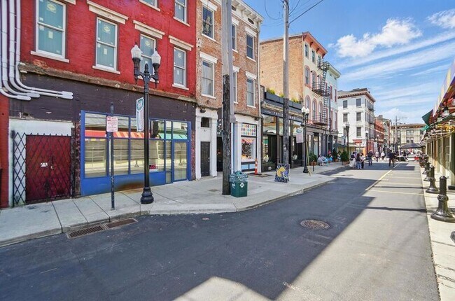 Photo - 107 W Elder St Unit A