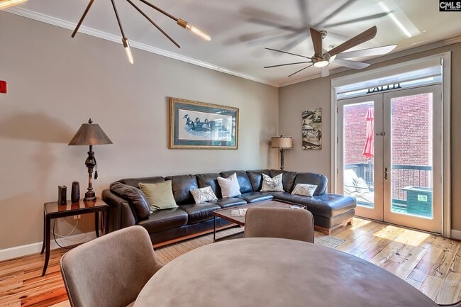 Photo - 1520 Main St