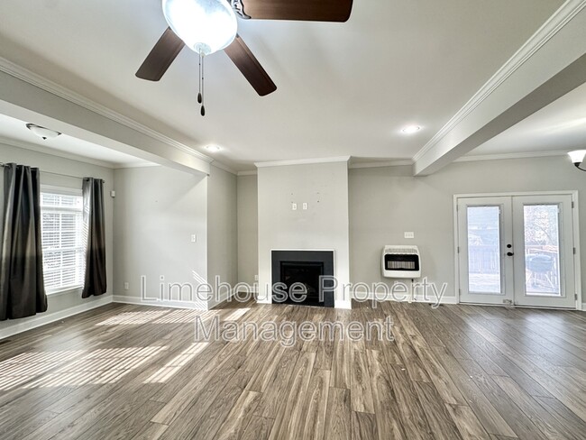 Photo - 3121 Deans Ct