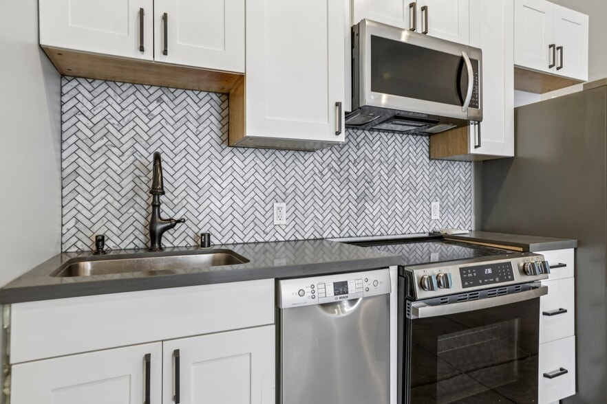 5608-5610 Kitchen