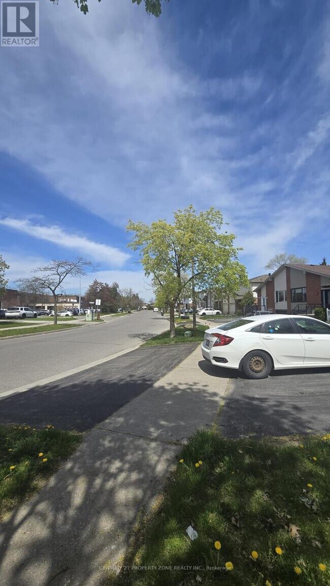 Photo - 122 Kingswood Dr