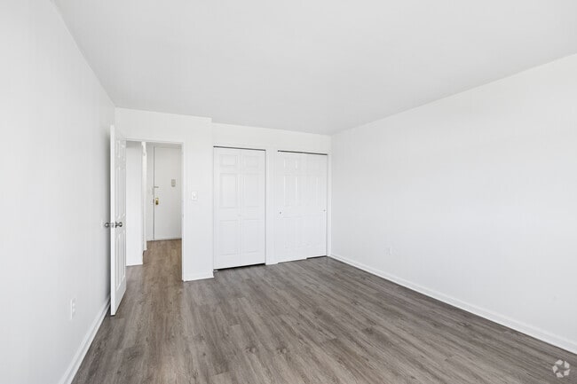 1BR, 1BA - 750SF - Bedroom