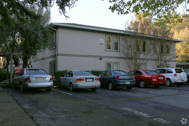 Walnut Woods Apartments