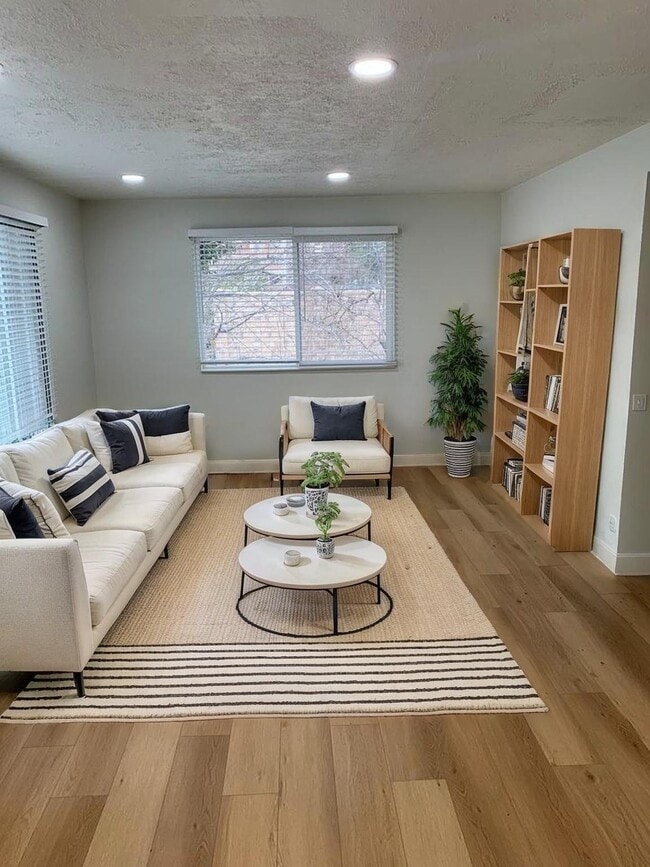 Building Photo - 123 S McClelland St