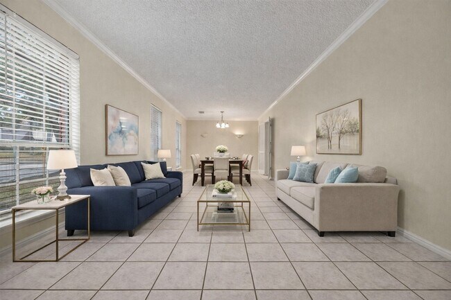 Photo - 1103 Suwanee Ln