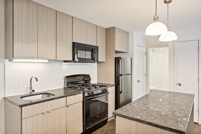 Building Photo - 5410 N Winthrop Ave Unit 513