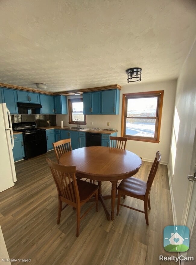 Photo - 809 Greenfield Dr