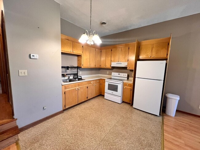 Photo - 4921 Fairground Rd