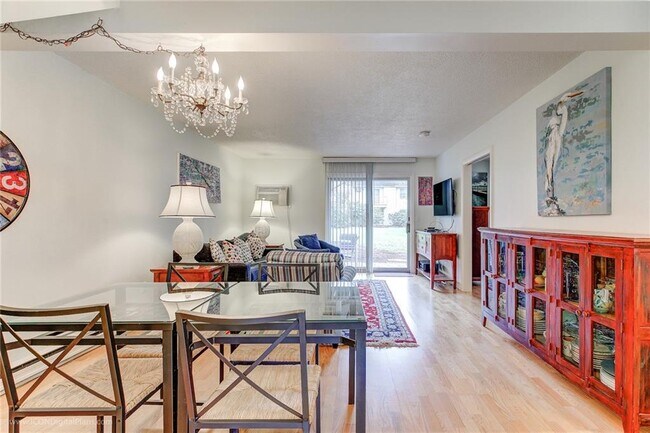 Photo - 364 Bellevue Ave