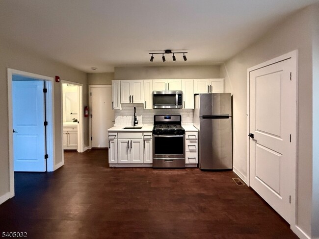 Photo - 196 Spring St Unit 1