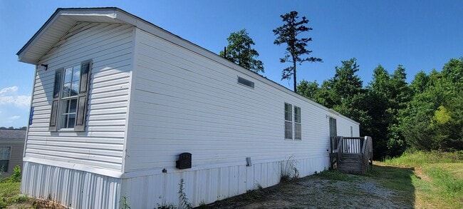 Building Photo - Ready to Move in