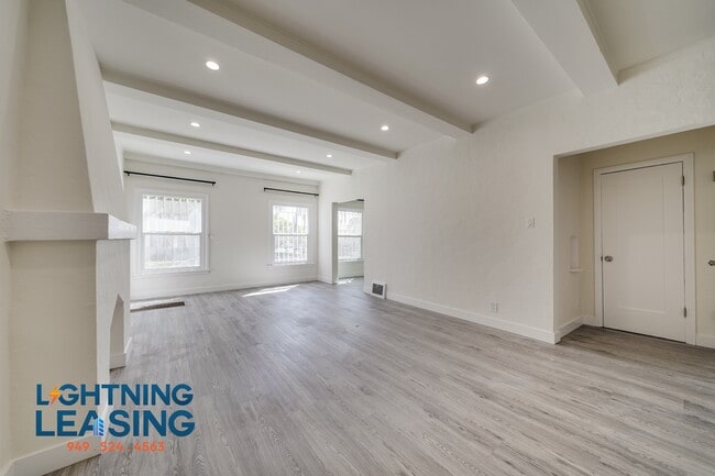 Building Photo - 7733 Oakwood Ave Unit 7D Rental