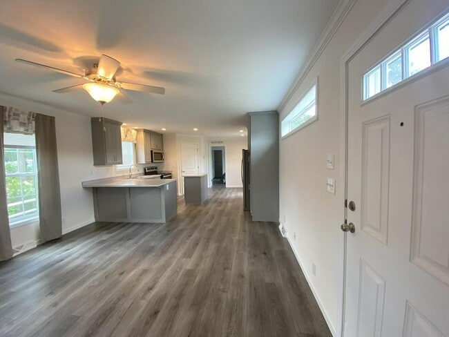 Building Photo - 6 Squirrel Ct Rental