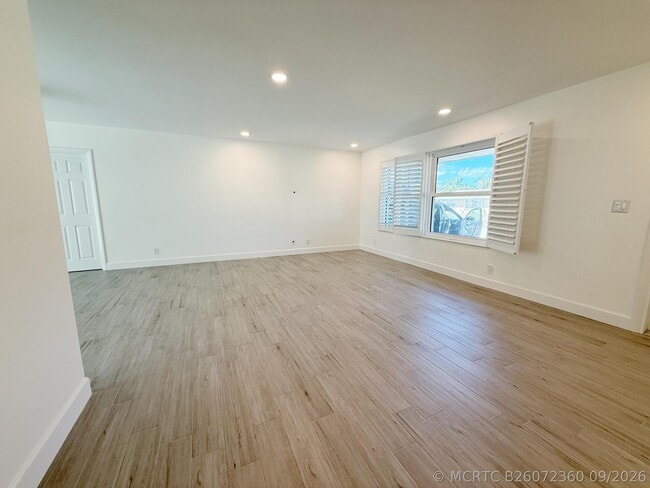 16 Ridgewood Cir